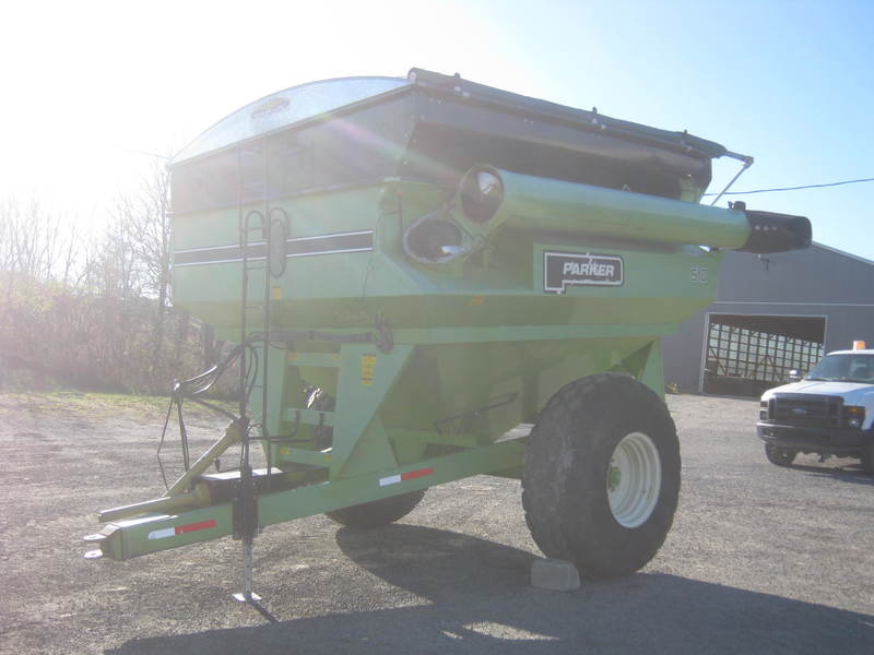 Grain Cart  Parker 510 Grain Cart Photo